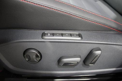 Kings Red Metallic w/Deep Black Roof 2026 Volkswagen Jetta GLI 2.0T Autobahn