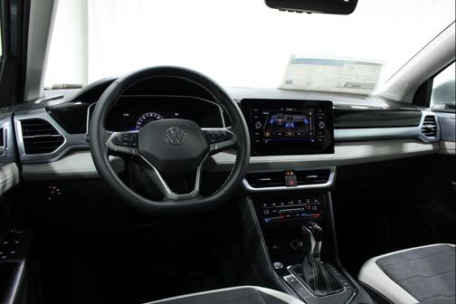 Pyrite Silver Metallic 2026 Volkswagen Taos SE