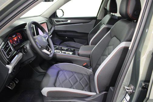 avocado green pearl 2026 Volkswagen Atlas Peak Edition