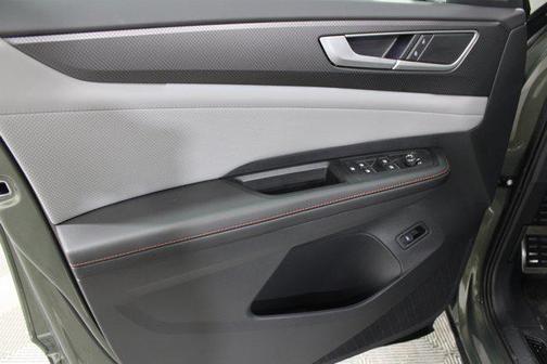 avocado green pearl 2026 Volkswagen Atlas Peak Edition