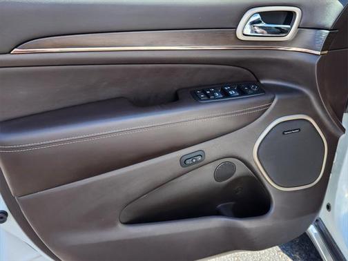 2017 Jeep Grand Cherokee Summit