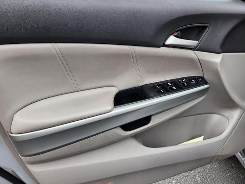 Alabaster Silver Metallic 2009 Honda Accord EX-L