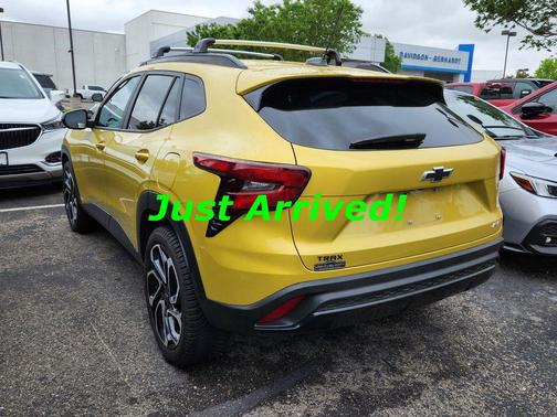 Nitro Yellow Metallic 2024 Chevrolet Trax FWD 2RS