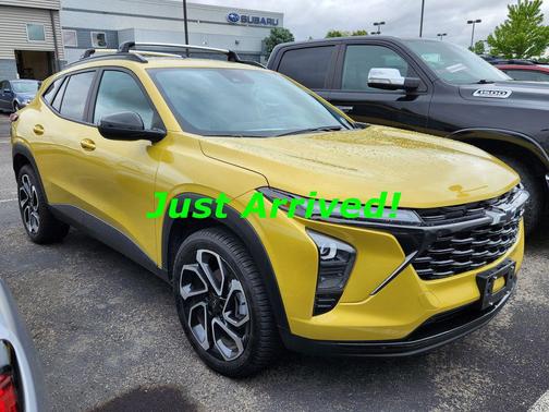 Nitro Yellow Metallic 2024 Chevrolet Trax FWD 2RS