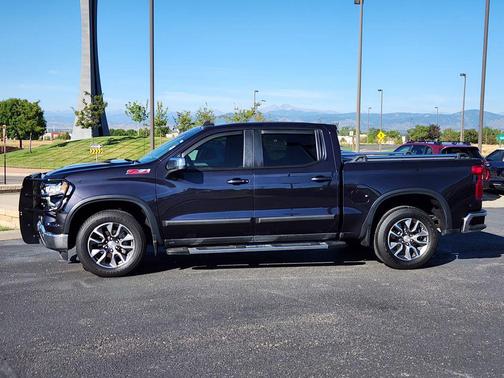 Dark Ash Metallic 2024 Chevrolet Silverado 1500 LT