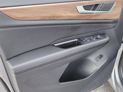 2024 Volkswagen Atlas 2.0T SE w/Technology 4MOTION