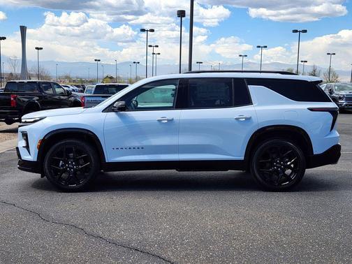 Polar White Tricoat 2026 Chevrolet Traverse RS