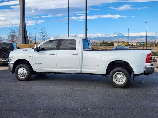 2024 RAM 3500 Laramie Crew Cab 4x4 8' Box