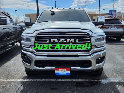 2024 RAM 3500 Laramie Crew Cab 4x4 8' Box