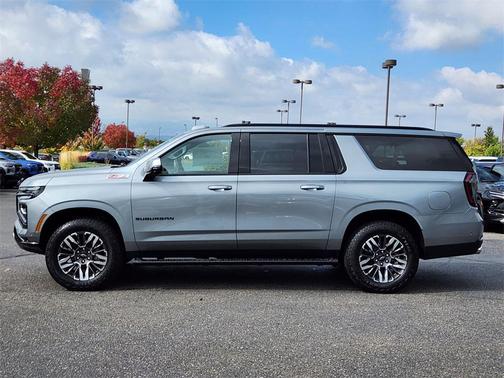 2025 Chevrolet Suburban 4WD Z71