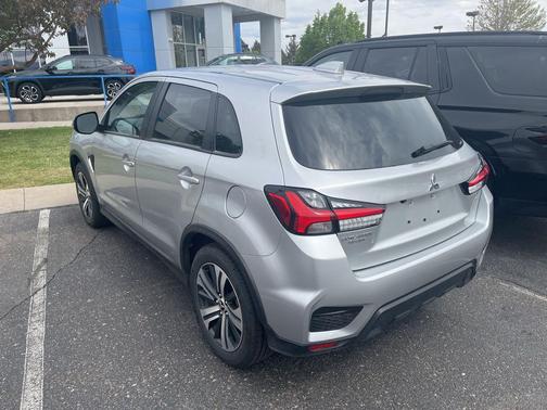 Mercury Gray Metallic 2024 Mitsubishi Outlander Sport 2.0 ES