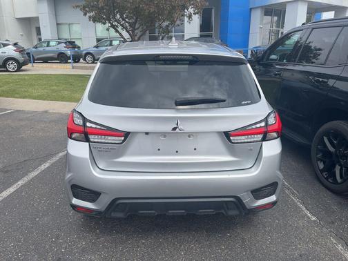 Mercury Gray Metallic 2024 Mitsubishi Outlander Sport 2.0 ES