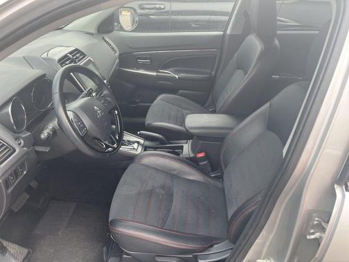 Mercury Gray Metallic 2024 Mitsubishi Outlander Sport 2.0 ES