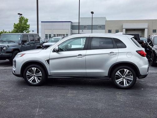 Mercury Gray Metallic 2024 Mitsubishi Outlander Sport 2.0 ES