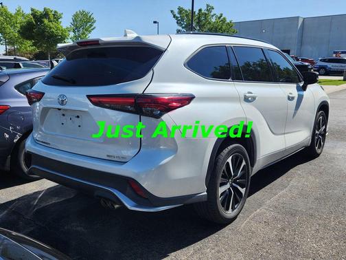 Blizzard Pearl 2021 Toyota Highlander XSE