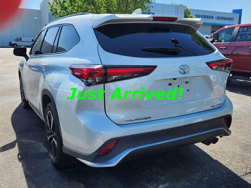 Blizzard Pearl 2021 Toyota Highlander XSE
