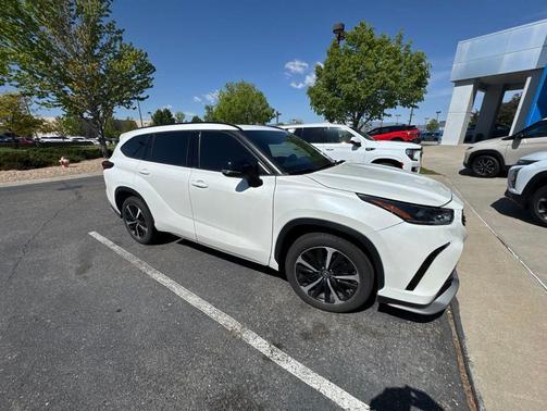 Blizzard Pearl 2021 Toyota Highlander XSE