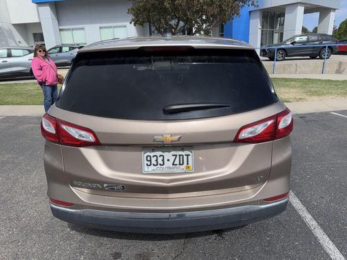 Sandy Ridge Metallic 2018 Chevrolet Equinox LT