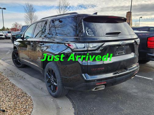 Mosaic Black Metallic 2021 Chevrolet Traverse Premier