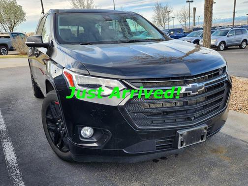 Mosaic Black Metallic 2021 Chevrolet Traverse Premier