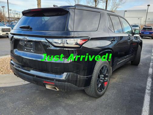 Mosaic Black Metallic 2021 Chevrolet Traverse Premier