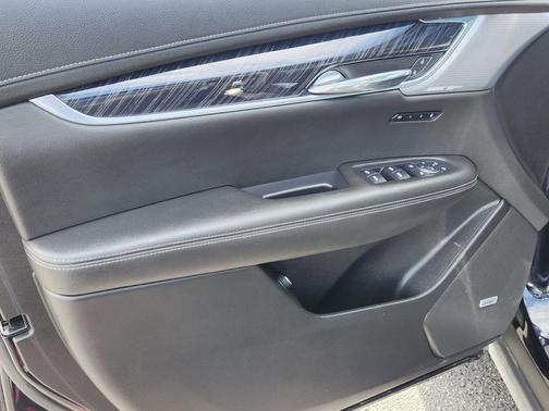 2022 Cadillac XT6 Premium Luxury FWD