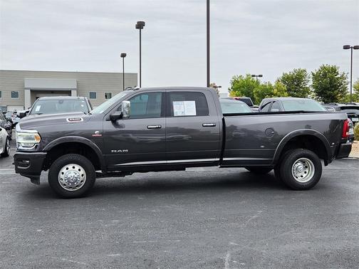 2022 RAM 3500 Laramie Crew Cab 4x4 8' Box