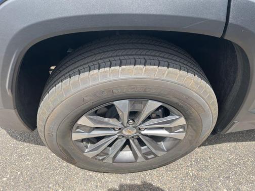 Lakeshore Blue Metallic 2025 Chevrolet Equinox 1LT