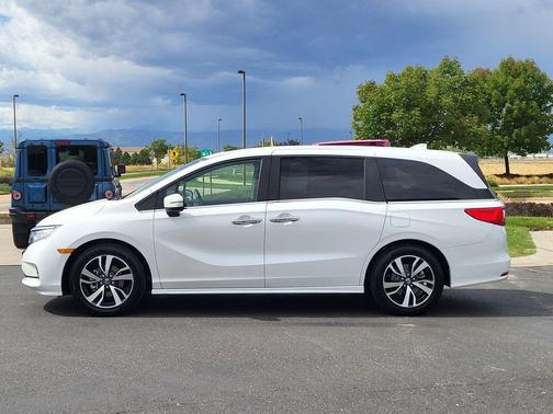 Platinum White 2024 Honda Odyssey Touring