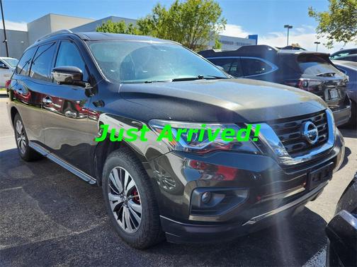 2017 Nissan Pathfinder SL
