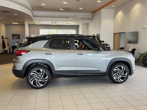 Sterling Gray Metallic 2026 Chevrolet Trailblazer RS