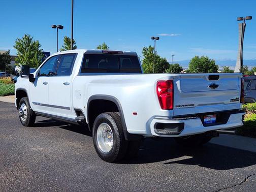 Polar White Tricoat 2026 Chevrolet Silverado 3500 High Country
