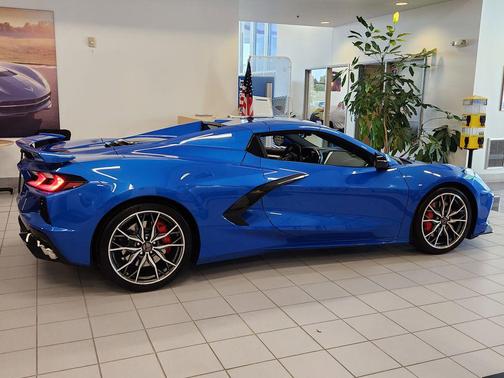 Riptide Blue Metallic 2026 Chevrolet Corvette Stingray w/2LT