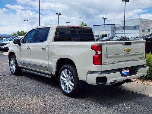 White Sands 2026 Chevrolet Silverado 1500 High Country