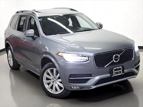 2016 Volvo XC90 T6 Momentum