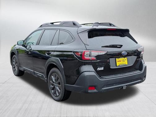 Crystal Black Silica 2024 Subaru Outback Onyx Edition XT
