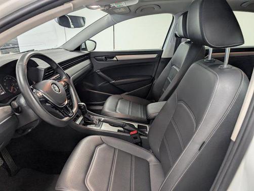 2022 Volkswagen Passat 2.0T SE