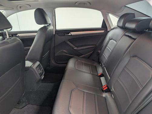 2022 Volkswagen Passat 2.0T SE