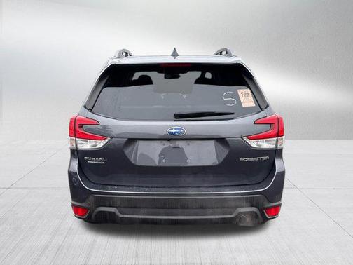 Magnetite Gray Metallic 2023 Subaru Forester Limited
