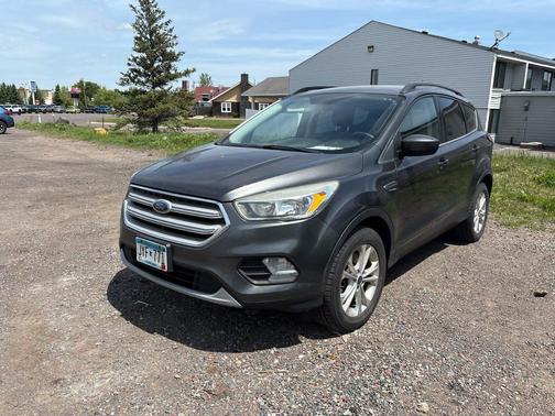 Magnetic Metallic 2018 Ford Escape SE