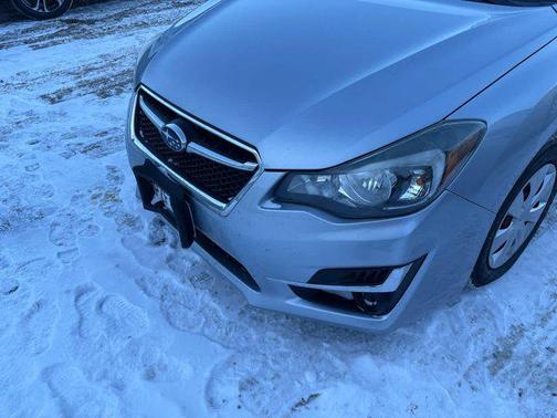 2016 Subaru Impreza 2.0i