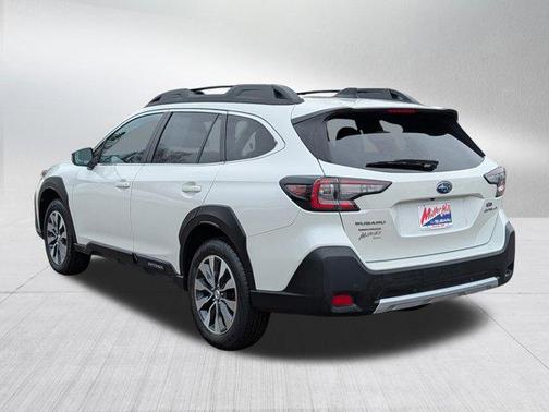Crystal White Pearl 2023 Subaru Outback Limited