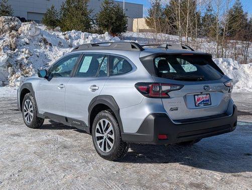 2025 Subaru Outback Base