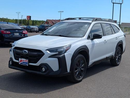 Crystal White Pearl 2024 Subaru Outback Onyx Edition