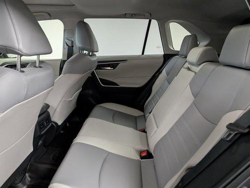 2023 Toyota RAV4 Hybrid XLE Premium