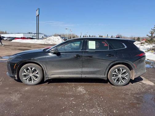 Black 2025 Toyota Crown Signia XLE