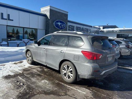 2017 Nissan Pathfinder SL