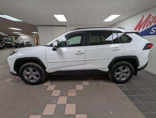 2022 Toyota RAV4 Hybrid XLE