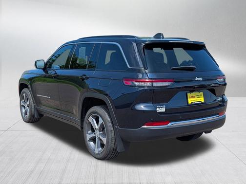 Midnight Sky 2024 Jeep Grand Cherokee Limited