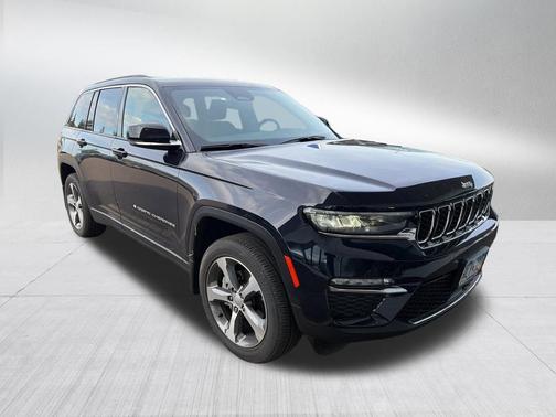 Midnight Sky 2024 Jeep Grand Cherokee Limited